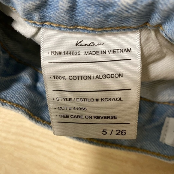 Kancan High Rise Light Wash Distressed Denim Jean Shorts Size 5 - Picture 5 of 7